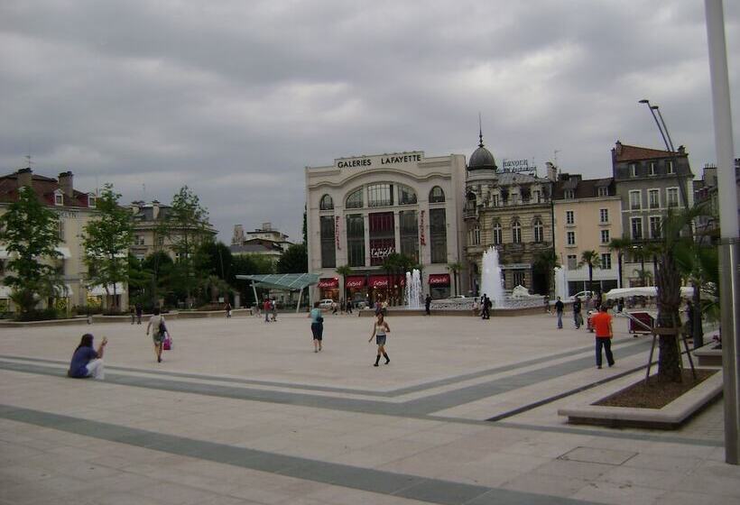 هتل Hôtel Adour