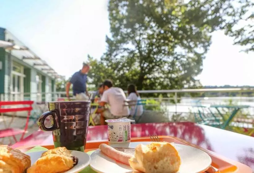 Отель Ibis Styles Bourbon Lancy