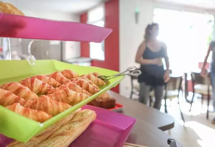 Отель Ibis Styles Bourbon Lancy