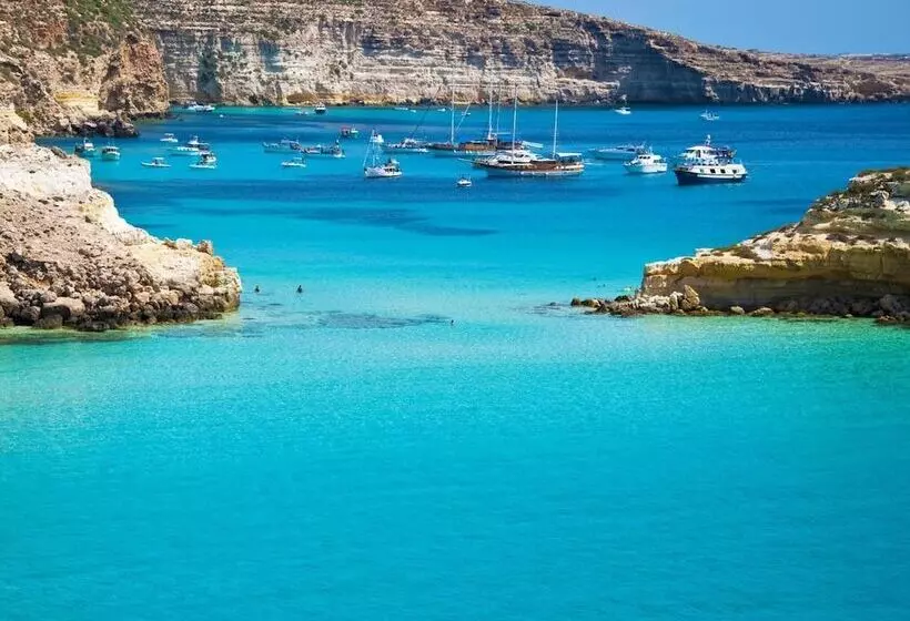 Oasis Hotel Residence & Resort