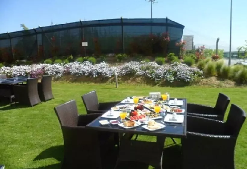 Отель Orty Airport