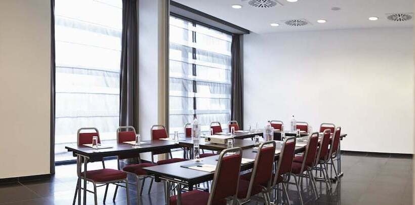 Отель Rmh Modena Des Arts