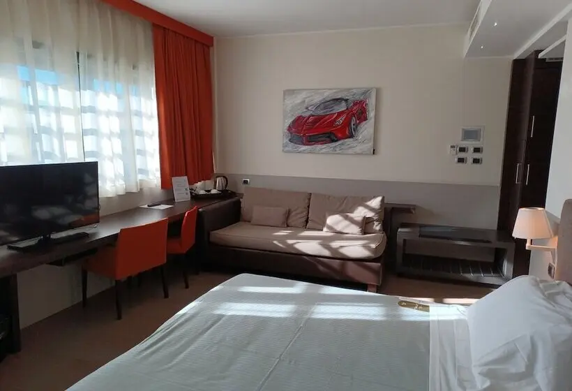 Hotelli Rmh Modena Des Arts