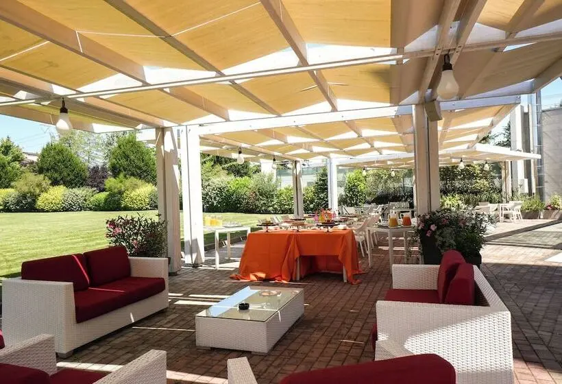 Hotelli Rmh Modena Des Arts