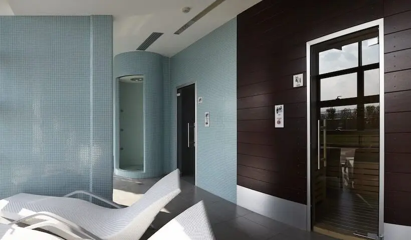 Hotelli Rmh Modena Des Arts