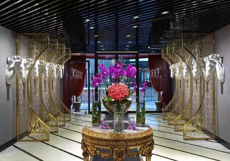 Sura Design Hotel & Suites