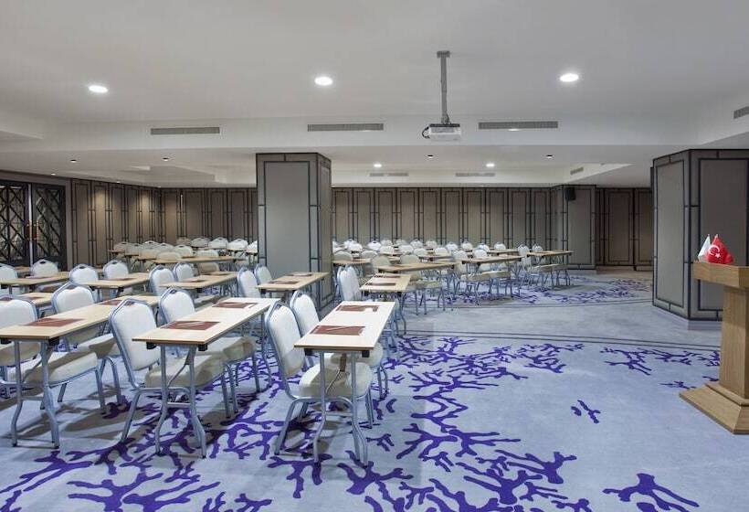 Sura Design Hotel & Suites