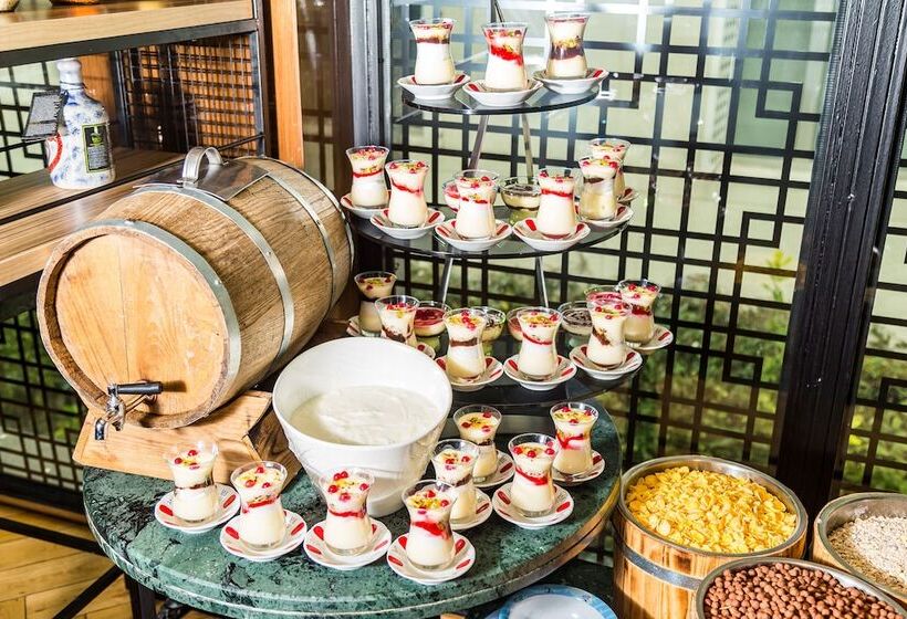 Sura Design Hotel & Suites