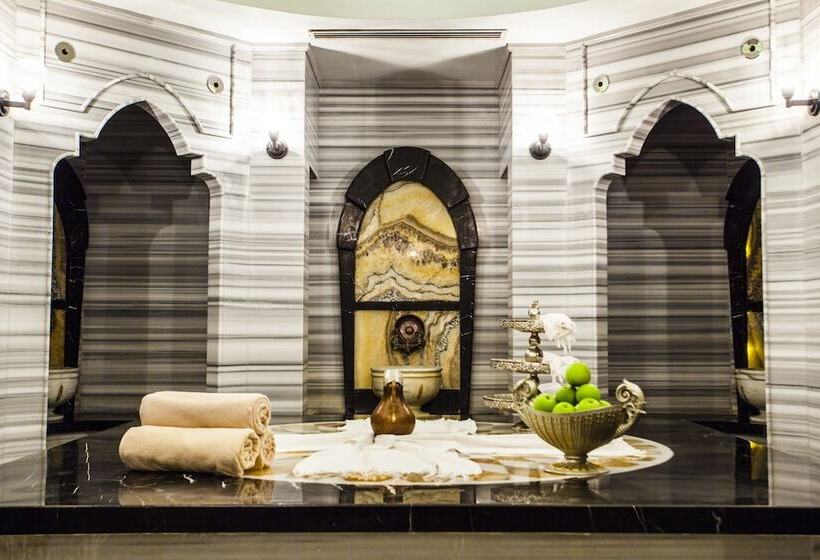 ホテル The Elysium Taksim