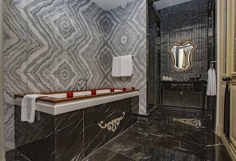 ホテル The Elysium Taksim