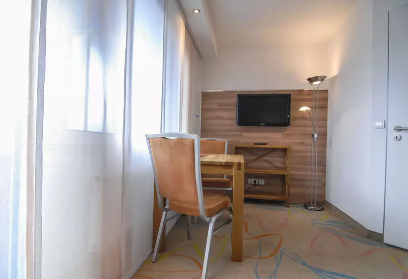 Отель Petul Apart City Garden