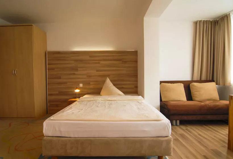 Отель Petul Apart City Garden