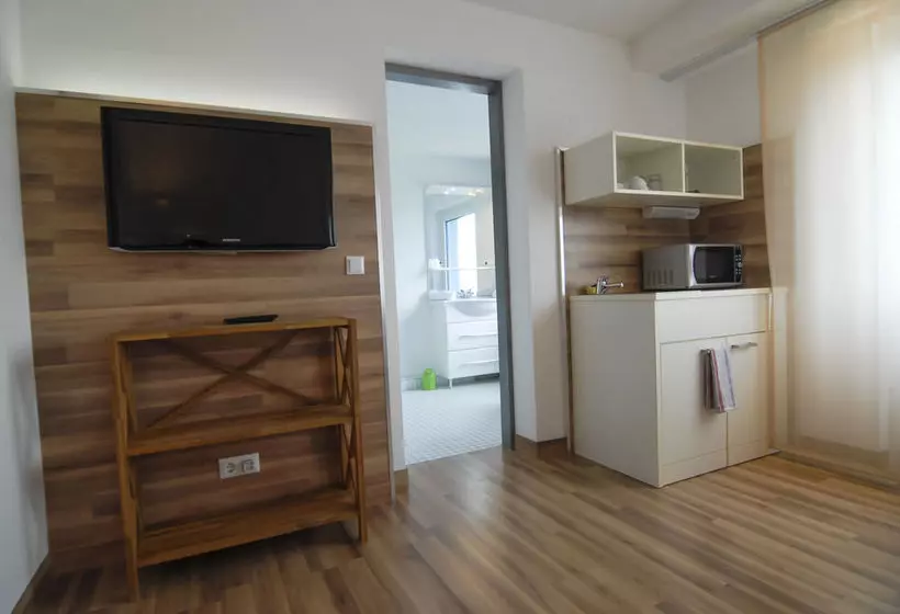 Отель Petul Apart City Garden