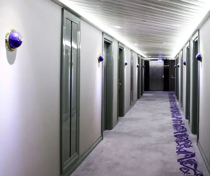 Sura Design Hotel & Suites