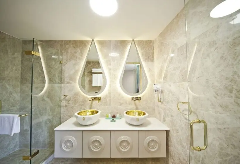 Sura Design Hotel & Suites