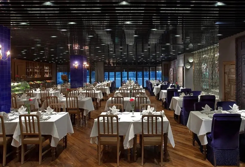 Sura Design Hotel & Suites