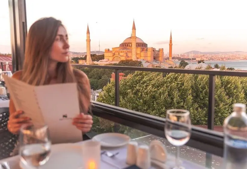 Sura Design Hotel & Suites