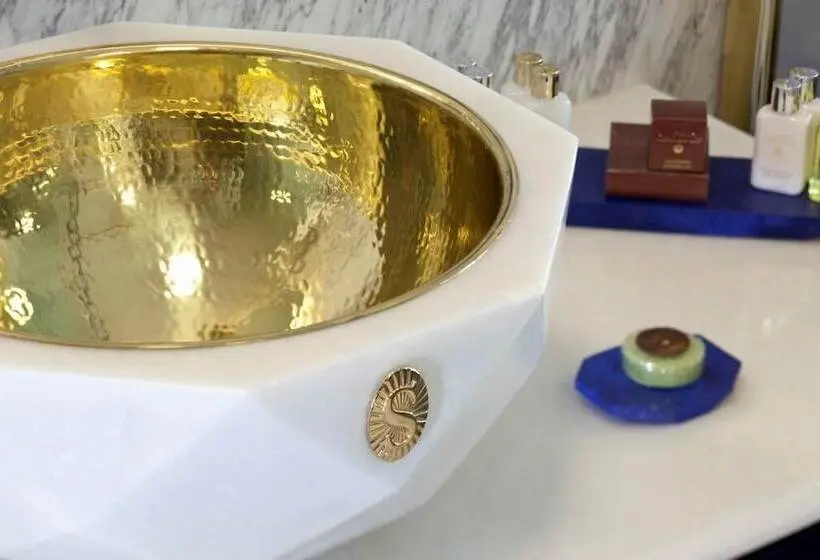 Sura Design Hotel & Suites