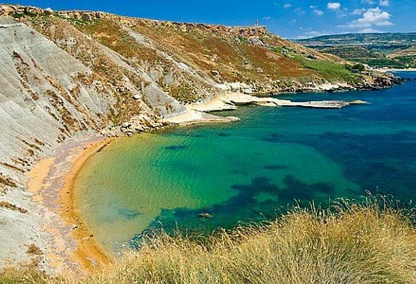 הוסטל Centre Point, Malta S Most Central