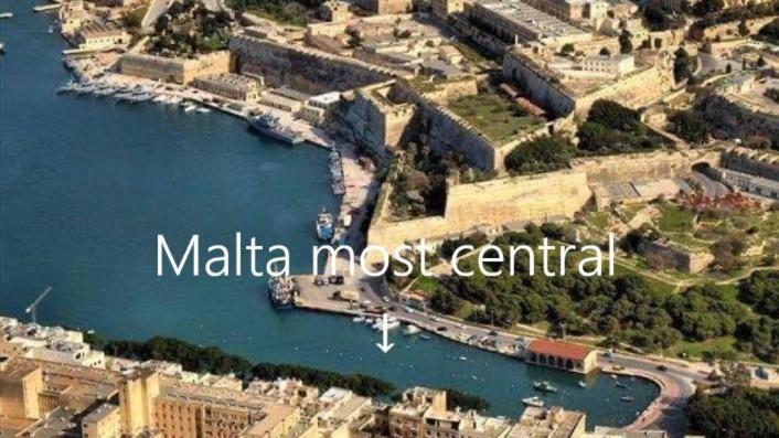 הוסטל Centre Point, Malta S Most Central