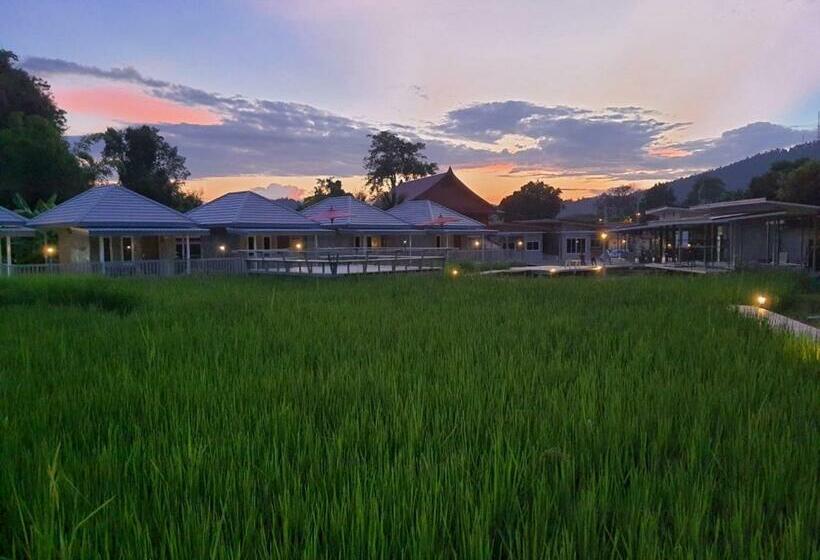 호스텔 Jeerang Countryside Resort