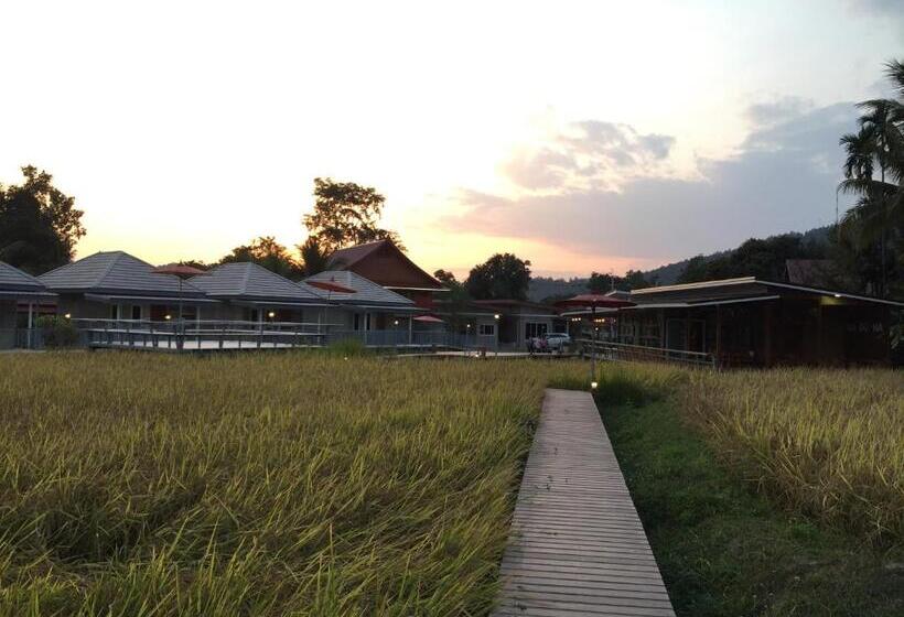 호스텔 Jeerang Countryside Resort
