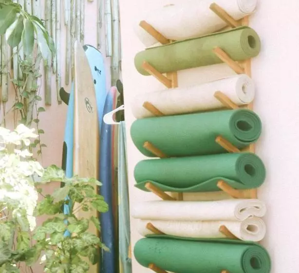 Retkeilymaja My Sisters House   Female Only