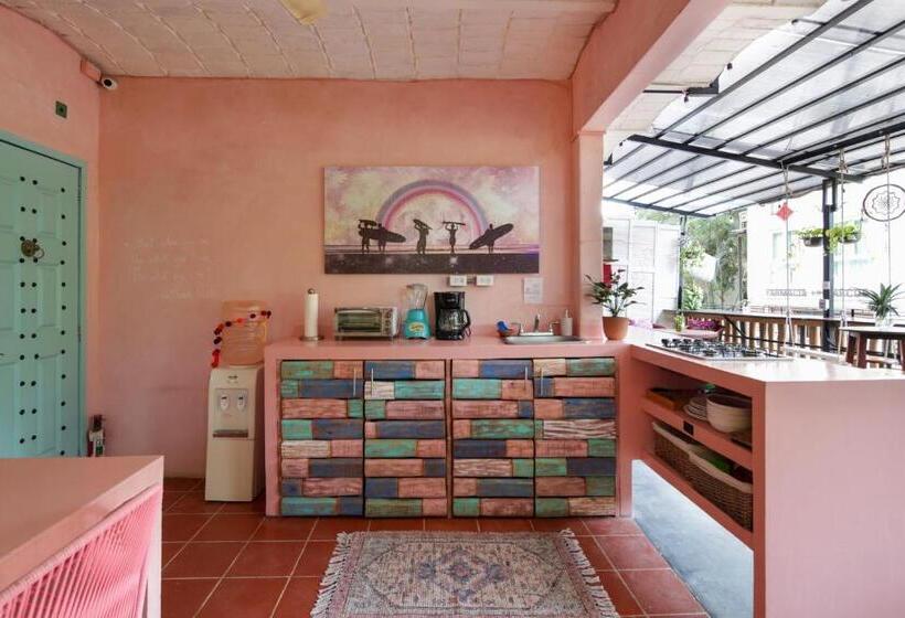 ユースホステル My Sisters House   Female Only