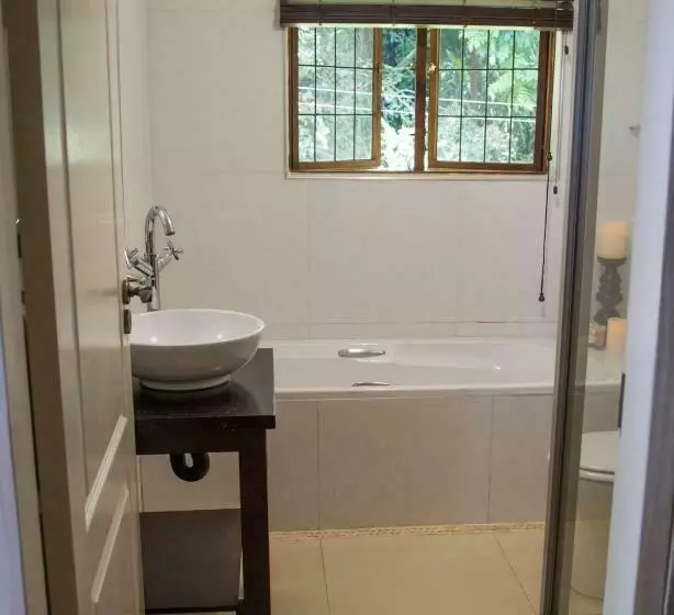 Aamiaismajoitus (B&B) Churchill House