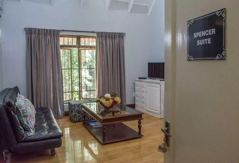 Aamiaismajoitus (B&B) Churchill House