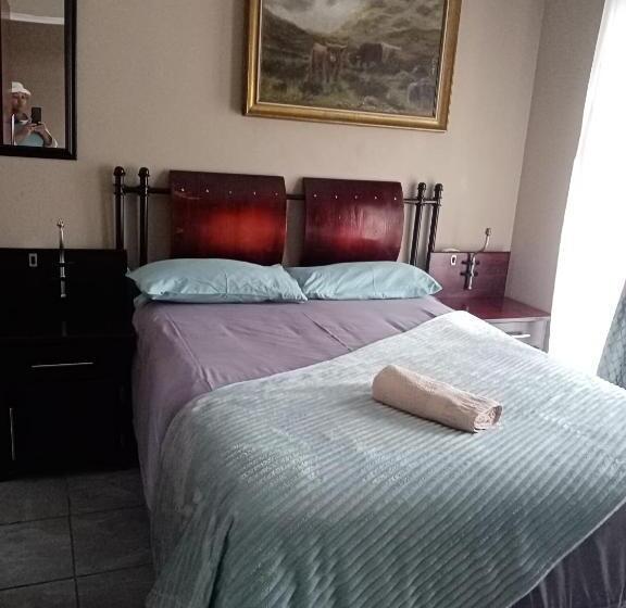 Bed & Breakfast Jubie S Guest Lodge