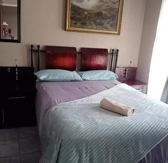 Aamiaismajoitus (B&B) Jubie S Guest Lodge