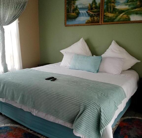 Bed & Breakfast Jubie S Guest Lodge