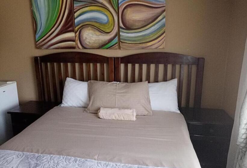 Bed & Breakfast Jubie S Guest Lodge