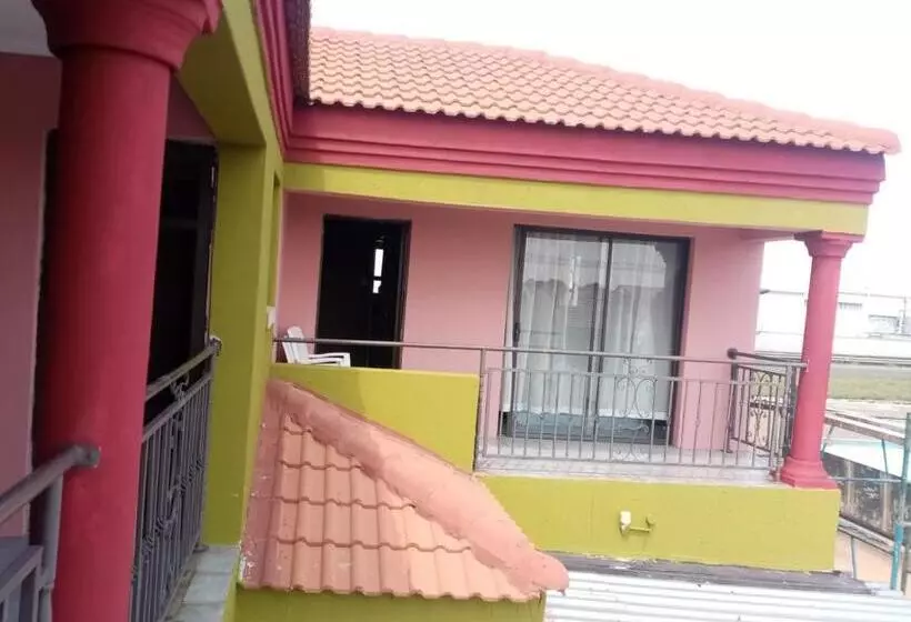 Aamiaismajoitus (B&B) Jubie S Guest Lodge