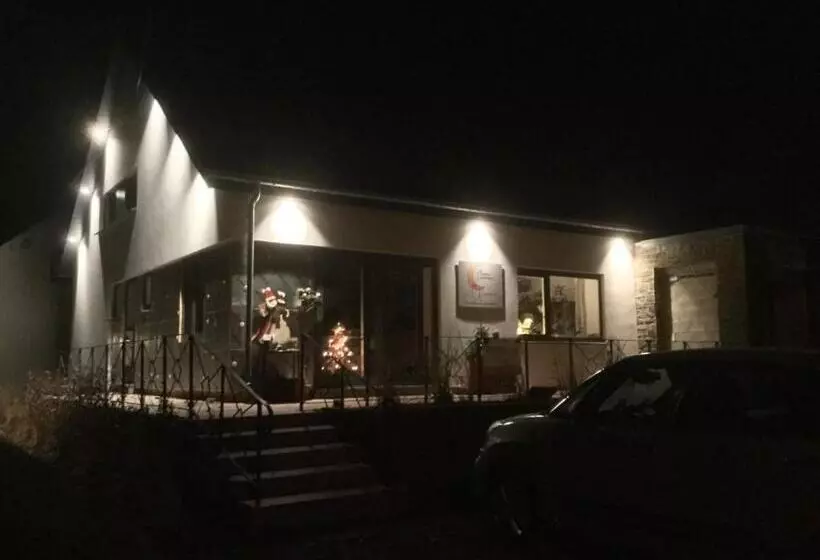 ベッドアンドブレックファースト Plumes Et Pinceaux