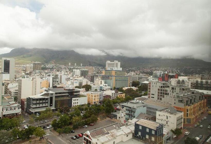 בית מלון כפרי 117 On Strand Luxury Apartments