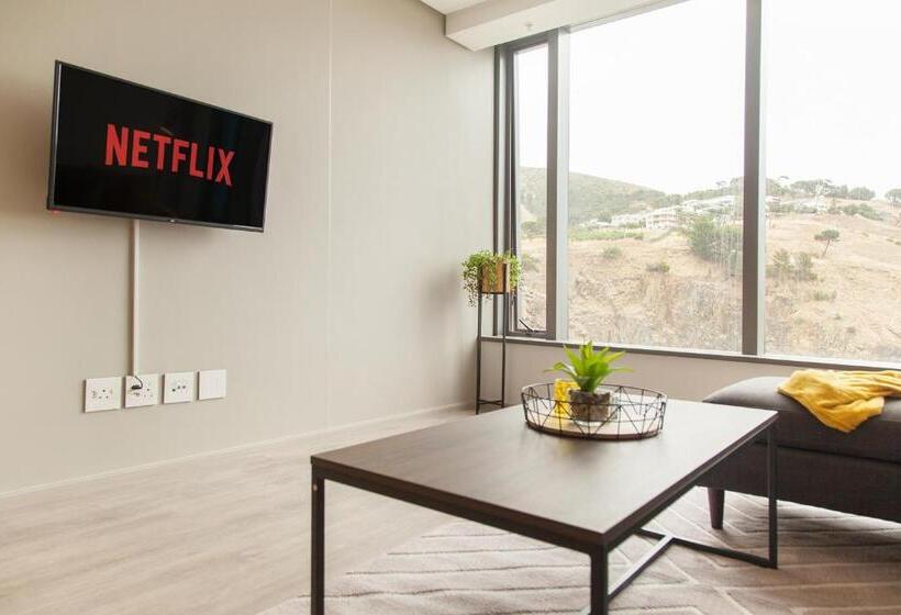 בית מלון כפרי 117 On Strand Luxury Apartments