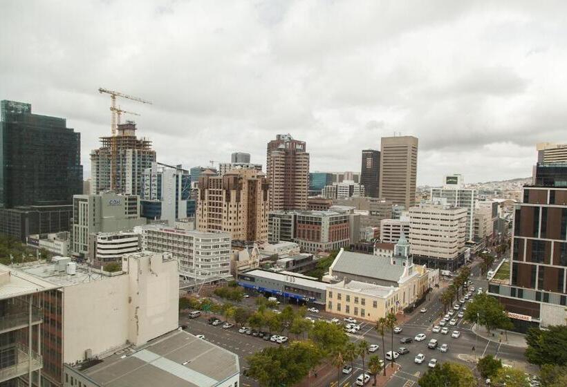 בית מלון כפרי 117 On Strand Luxury Apartments