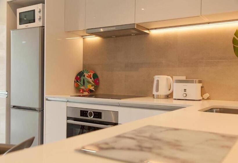 בית מלון כפרי 117 On Strand Luxury Apartments