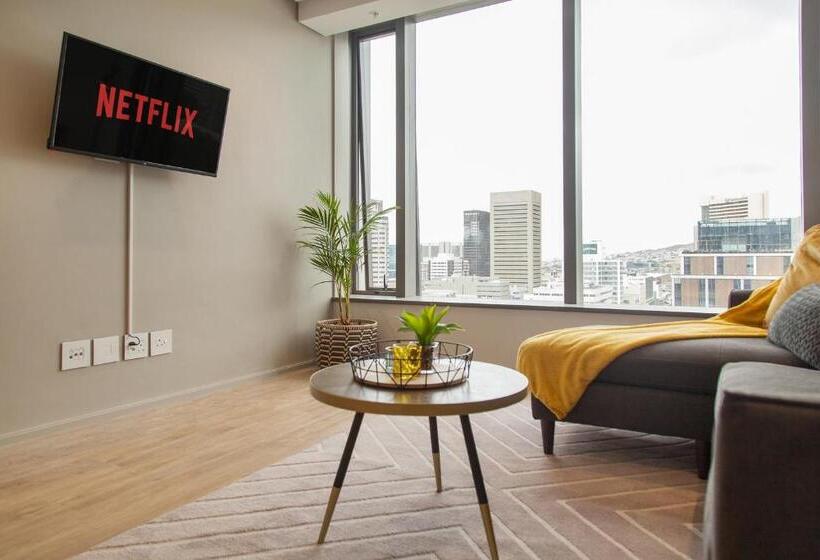 בית מלון כפרי 117 On Strand Luxury Apartments