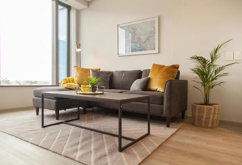 בית מלון כפרי 117 On Strand Luxury Apartments