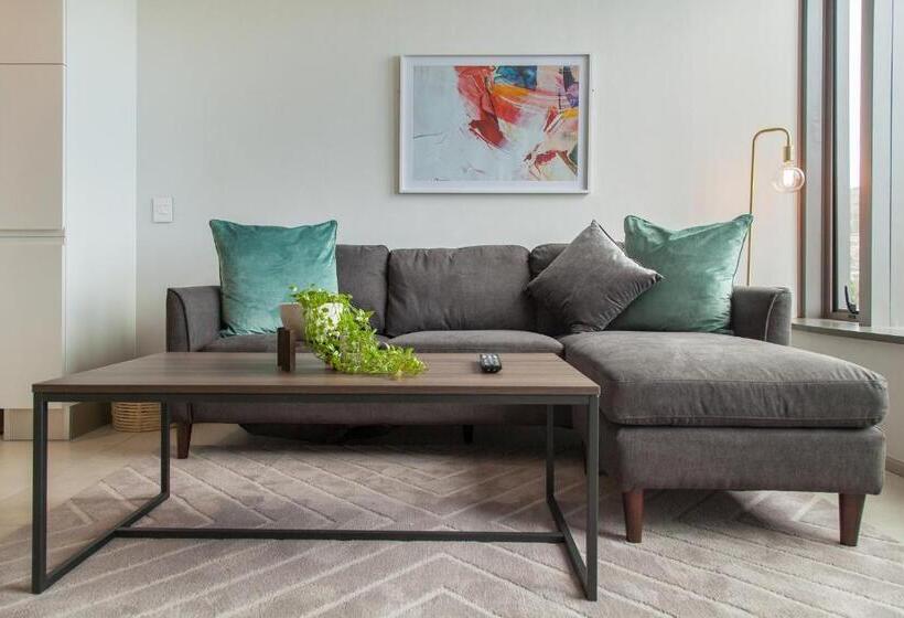 בית מלון כפרי 117 On Strand Luxury Apartments