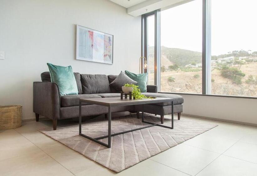 בית מלון כפרי 117 On Strand Luxury Apartments