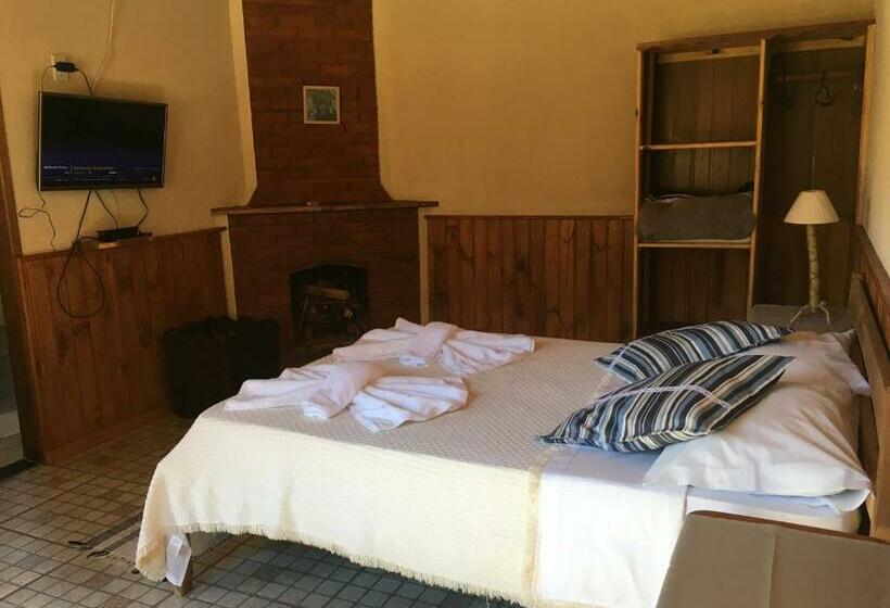 פנסיון Pousada Algama