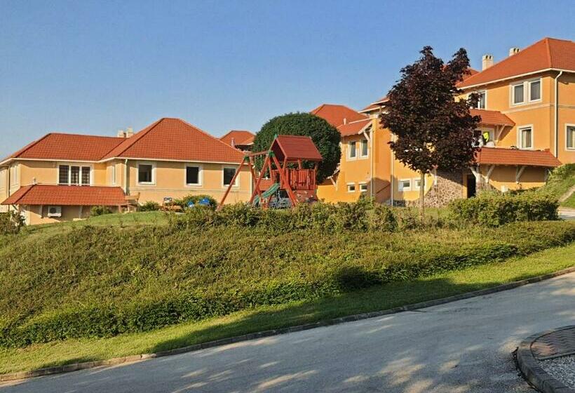 River Lux Apartman Dunaszentmiklós