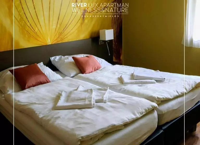 River Lux Apartman Dunaszentmiklós