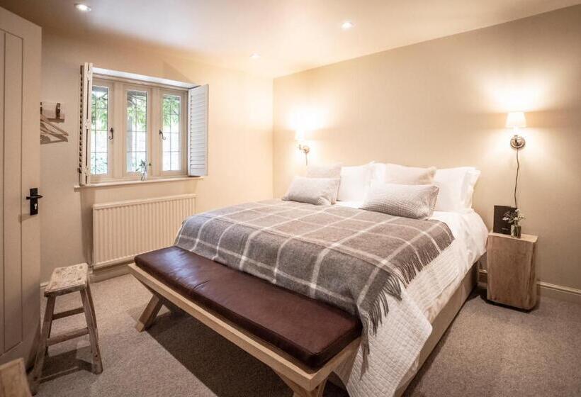 旅馆 The Maytime Inn