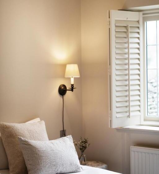 旅馆 The Maytime Inn