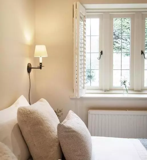 ユースホステル The Maytime Inn